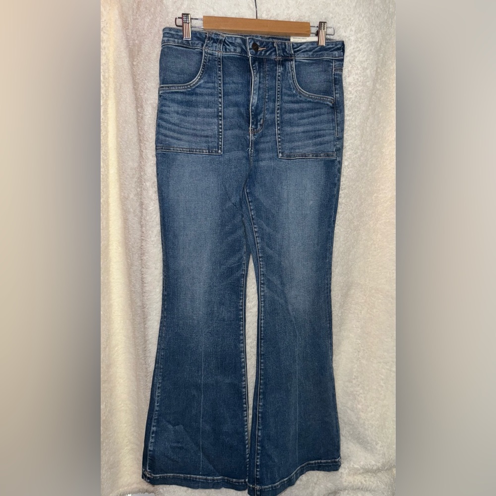 American Eagle Next Level Stretch Flare Jeans Size 12 31W